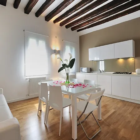 Colleoni Holidays Apartment Venice